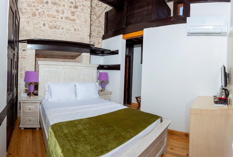 Otel Cedrus 2*